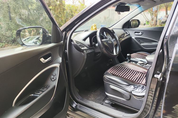 Used Hyundai Santa Fe 2013 2.4L Automatic 2WD Comfort Edition Driver Seat