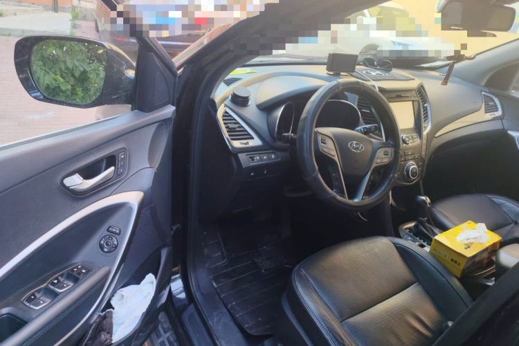 Used Hyundai Santa Fe 2013 2.4L Automatic 4x4 Prestige Edition Driver Seat