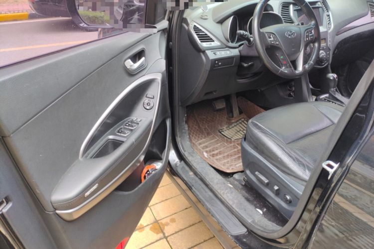 Used Hyundai Santa Fe 2013 2.4L Automatic Two-Wheel Drive Smart Version Driver Seat