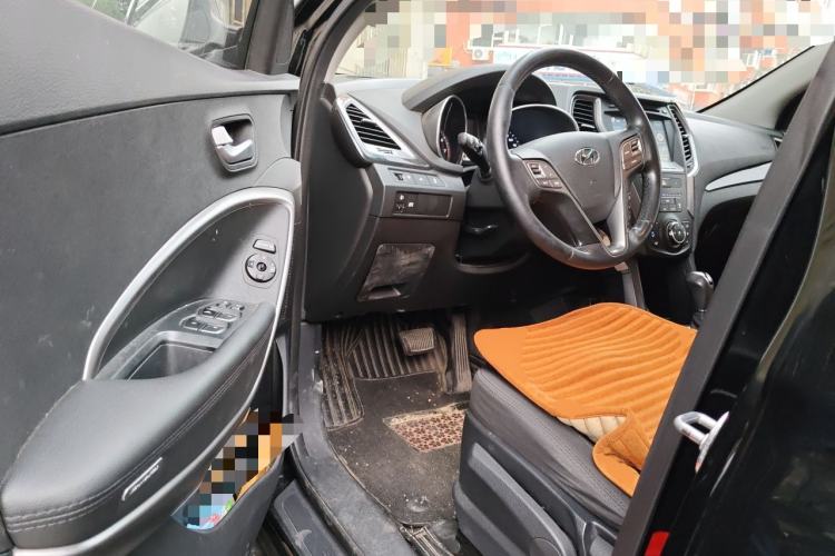 Used Hyundai Santa Fe 2013 2.4L Automatic 2WD Comfort Edition Driver Seat