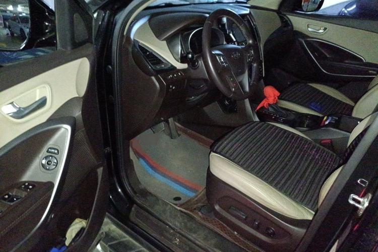Used Hyundai Santa Fe 2013 2.4L Automatic Two-Wheel Drive Smart Version Driver Seat
