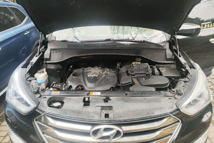 Used Hyundai Santa Fe 2013 2.4L Automatic Two-Wheel Drive Smart Version Engine Bay