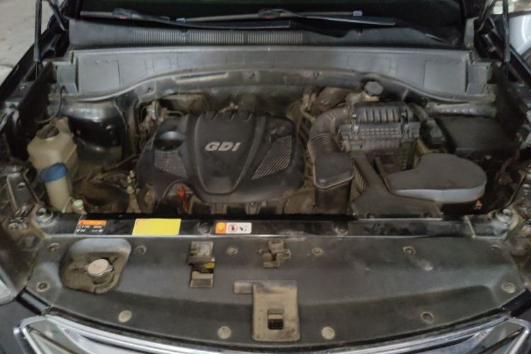 Used Hyundai Santa Fe 2013 Revised Version 2.4L Automatic All-Wheel Drive Luxury Trim Engine Bay