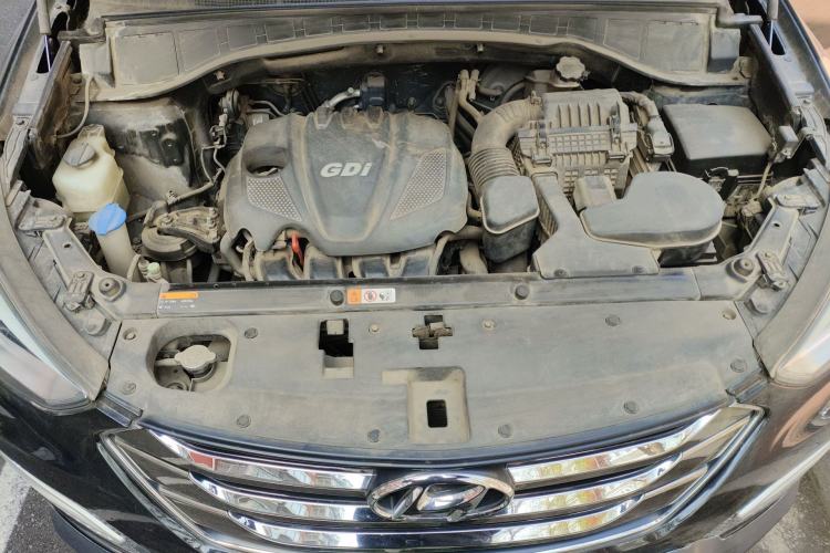 Used Hyundai Santa Fe 2013 2.4L Automatic 4x4 Smart Version Engine Bay