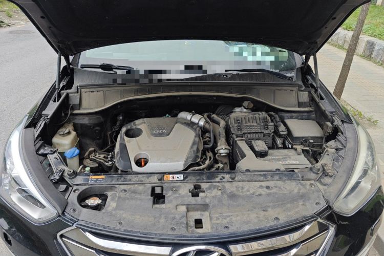 Used Hyundai Santa Fe 2013 2.0T Automatic All-Wheel Drive Top Trim Engine Bay
