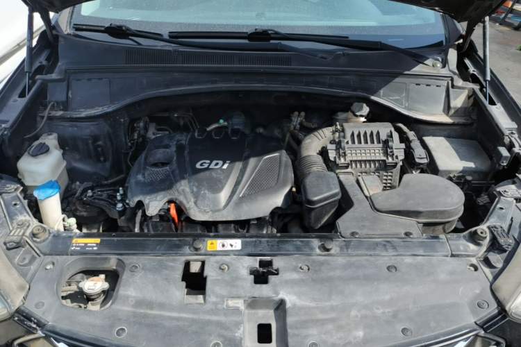 Used Hyundai Santa Fe 2013 2.4L Automatic Two-Wheel Drive Smart Version Engine Bay