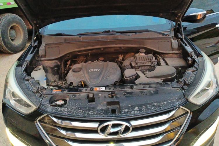 Used Hyundai Santa Fe 2013 2.4L Automatic 4x4 Smart Version Engine Bay