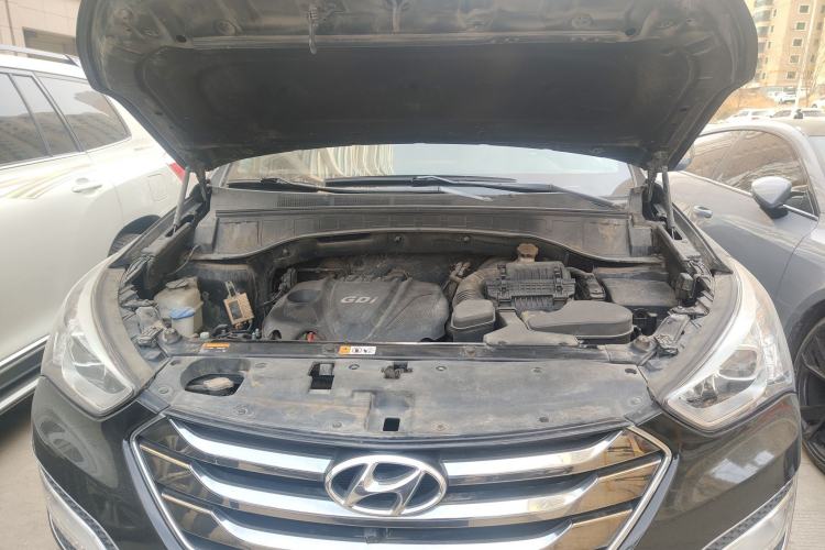 Used Hyundai Santa Fe 2013 2.4L Automatic Two-Wheel Drive Smart Version Engine Bay