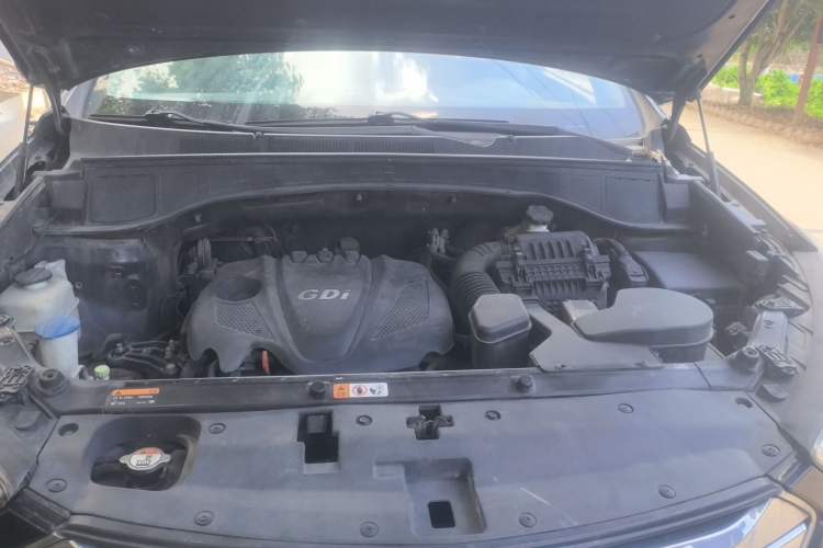 Used Hyundai Santa Fe 2013 2.4L Automatic Two-Wheel Drive Smart Version Engine Bay