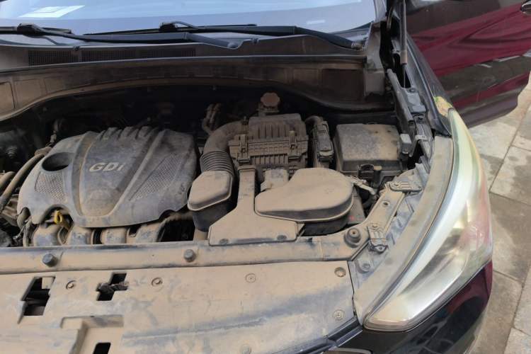 Used Hyundai Santa Fe 2013 2.4L Automatic 4x4 Comfort Edition Engine Bay Left