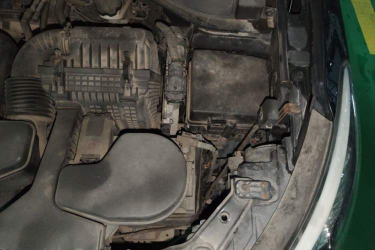 Used Hyundai Santa Fe 2013 2.4L Automatic 2WD Comfort Edition Engine Bay Left