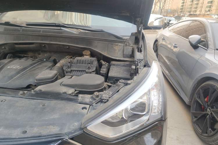 Used Hyundai Santa Fe 2013 2.4L Automatic Two-Wheel Drive Smart Version Engine Bay Left
