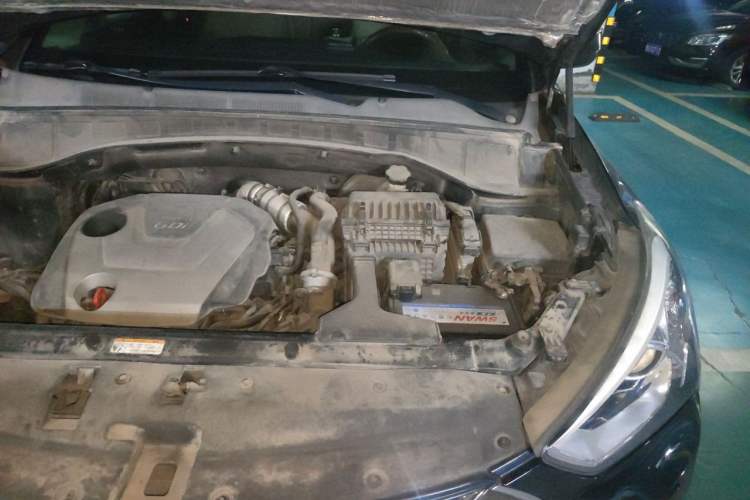 Used Hyundai Santa Fe 2013 Revised Version 2.0T Automatic All-Wheel Drive Prestige Edition Engine Bay Left