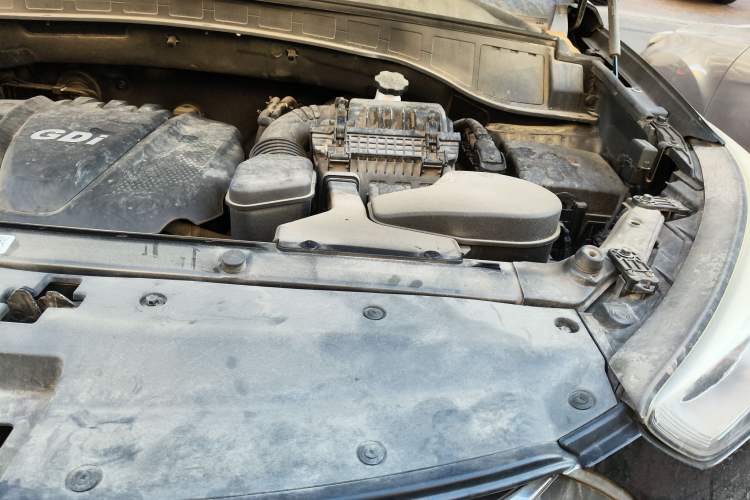 Used Hyundai Santa Fe 2013 2.4L Automatic 4x4 Smart Version Engine Bay Left