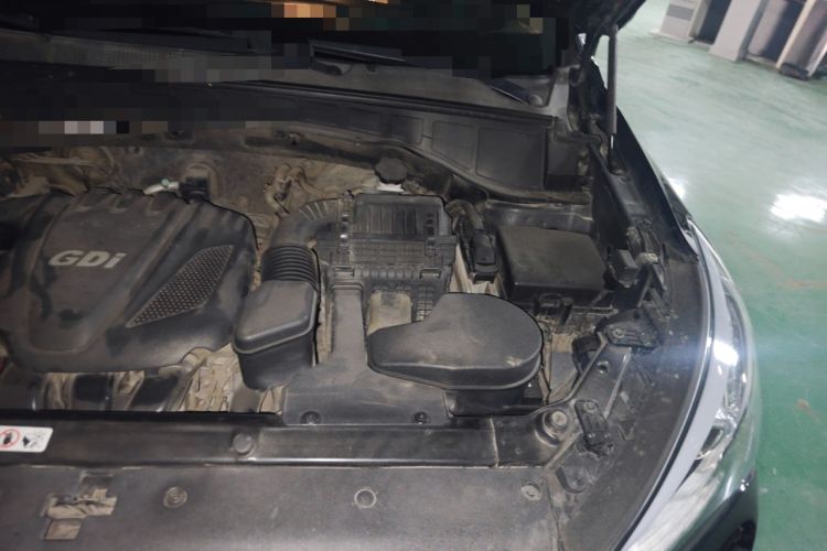 Used Hyundai Santa Fe 2013 2.4L Manual Two-Wheel Drive Comfort Version Engine Bay Left