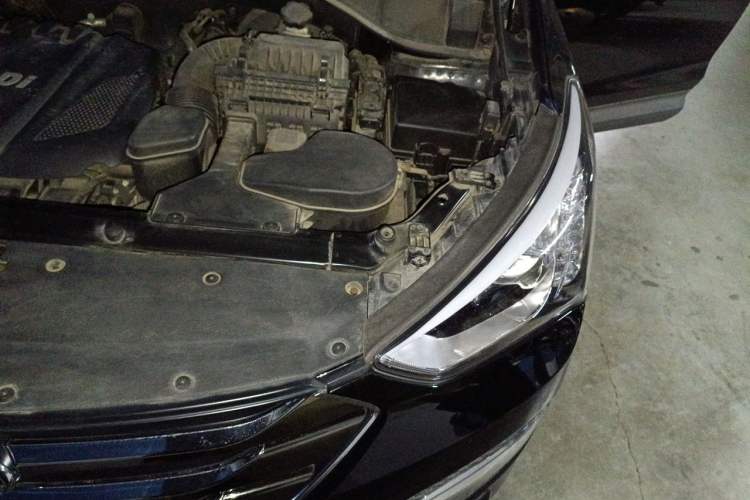 Used Hyundai Santa Fe 2013 2.4L Automatic Two-Wheel Drive Smart Version Engine Bay Left