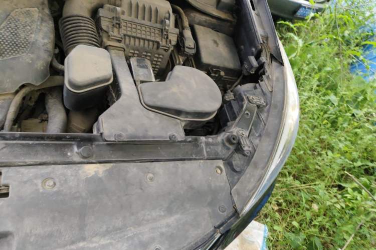 Used Hyundai Santa Fe 2013 2.4L Automatic Two-Wheel Drive Smart Version Engine Bay Left