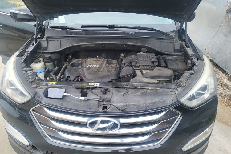 Used Hyundai Santa Fe 2013 2.4L Automatic 2WD Comfort Edition Engine Bay