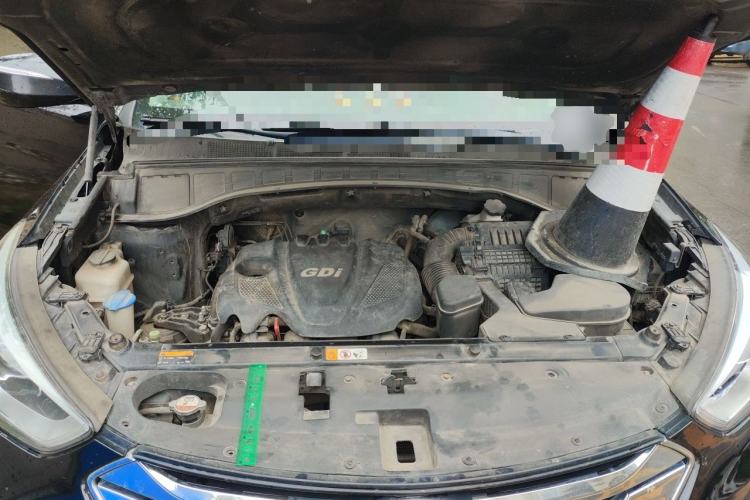 Used Hyundai Santa Fe 2013 2.4L Automatic Two-Wheel Drive Smart Version Engine Bay