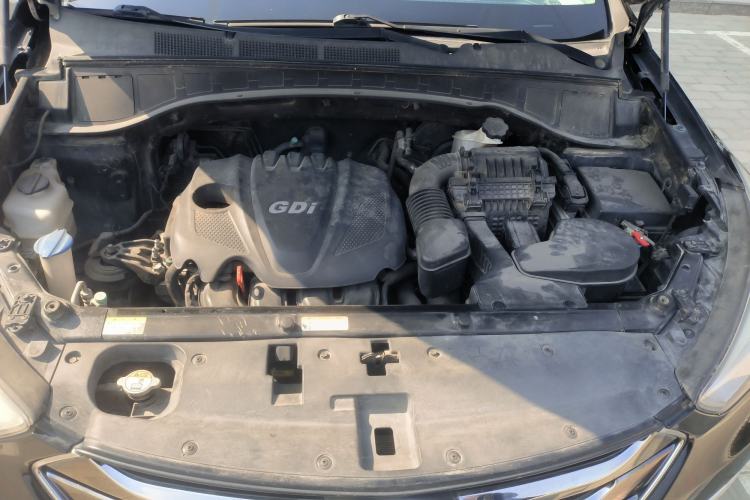 Used Hyundai Santa Fe 2013 2.4L Automatic Two-Wheel Drive Smart Version Engine Bay