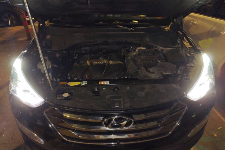 Used Hyundai Santa Fe 2013 Revised Version 2.4L Automatic All-Wheel Drive Luxury Trim Engine Bay