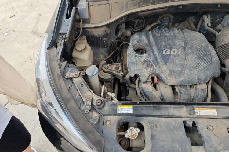 Used Hyundai Santa Fe 2013 Revised Version 2.4L Automatic All-Wheel Drive Smart Type Engine Bay Right