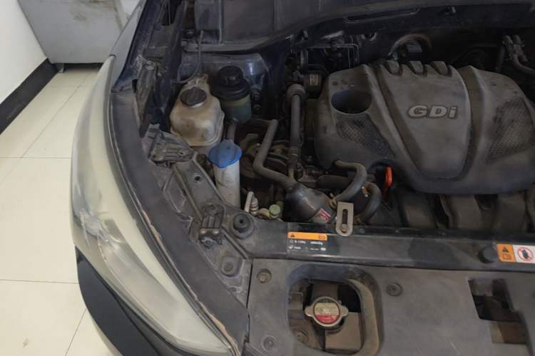 Used Hyundai Santa Fe 2013 2.4L Automatic 4x4 Comfort Edition Engine Bay Right