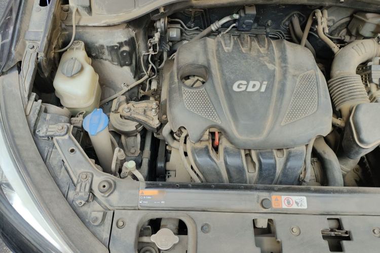 Used Hyundai Santa Fe 2013 2.4L Automatic 4x4 Smart Version Engine Bay Right