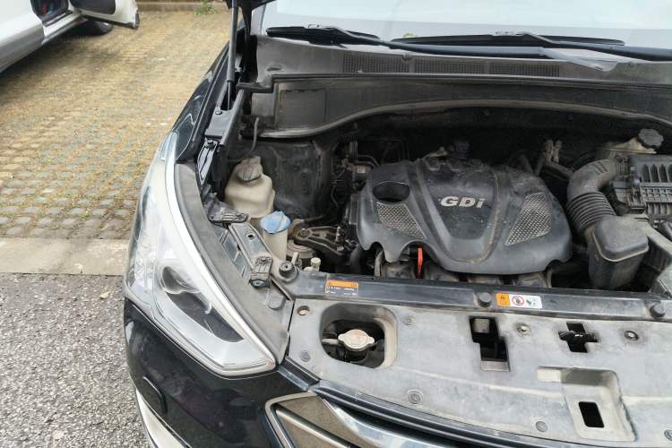 Used Hyundai Santa Fe 2013 2.4L Automatic Two-Wheel Drive Smart Version Engine Bay Right