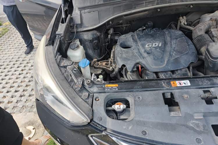 Used Hyundai Santa Fe  Engine Bay Right