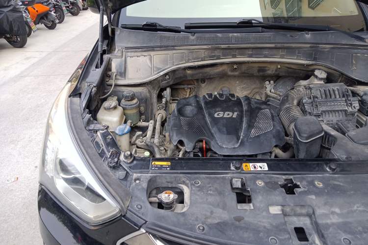 Used Hyundai Santa Fe 2013 2.4L Automatic 2WD Comfort Edition Engine Bay Right