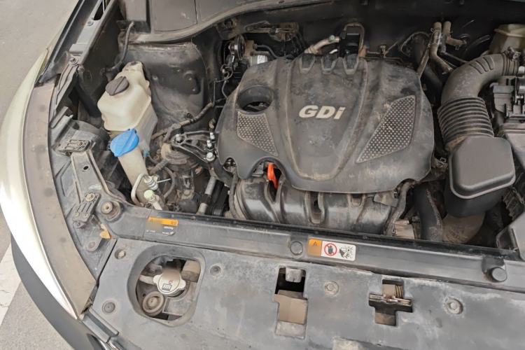 Used Hyundai Santa Fe 2013 2.4L Automatic Two-Wheel Drive Smart Version Engine Bay Right