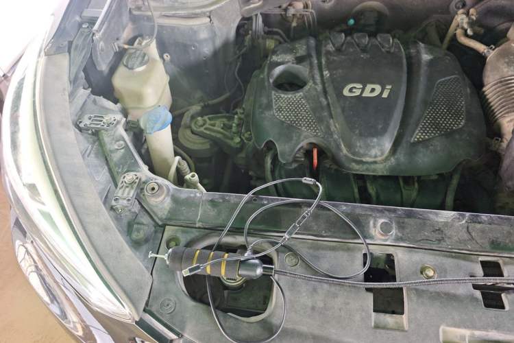 Used Hyundai Santa Fe 2013 2.4L Automatic Two-Wheel Drive Smart Version Engine Bay Right