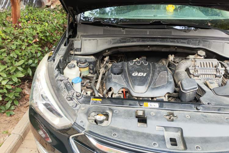 Used Hyundai Santa Fe 2013 2.4L Automatic 2WD Comfort Edition Engine Bay Right