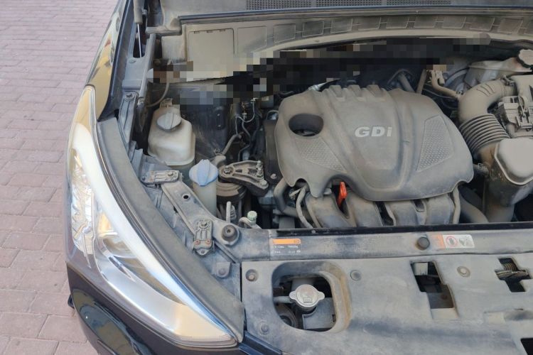 Used Hyundai Santa Fe 2013 2.4L Automatic 4x4 Prestige Edition Engine Bay Right