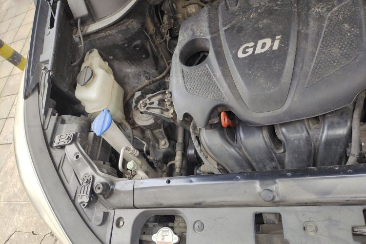 Used Hyundai Santa Fe 2013 2.4L Automatic Two-Wheel Drive Smart Version Engine Bay Right