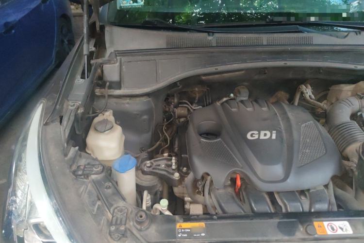 Used Hyundai Santa Fe 2013 2.4L Automatic Two-Wheel Drive Smart Version Engine Bay Right