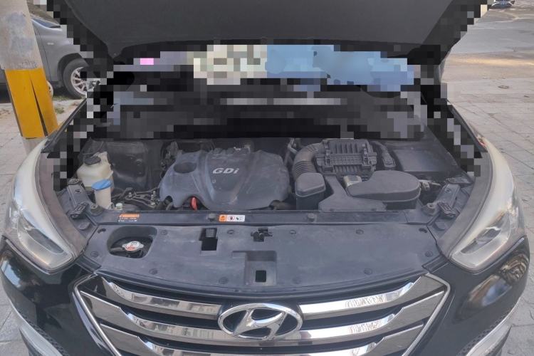 Used Hyundai Santa Fe 2013 2.4L Automatic 4x4 Smart Version Engine Bay