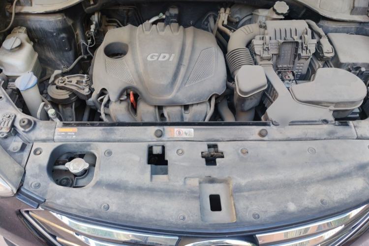Used Hyundai Santa Fe 2013 2.4L Automatic 4x4 Prestige Edition Engine Bay