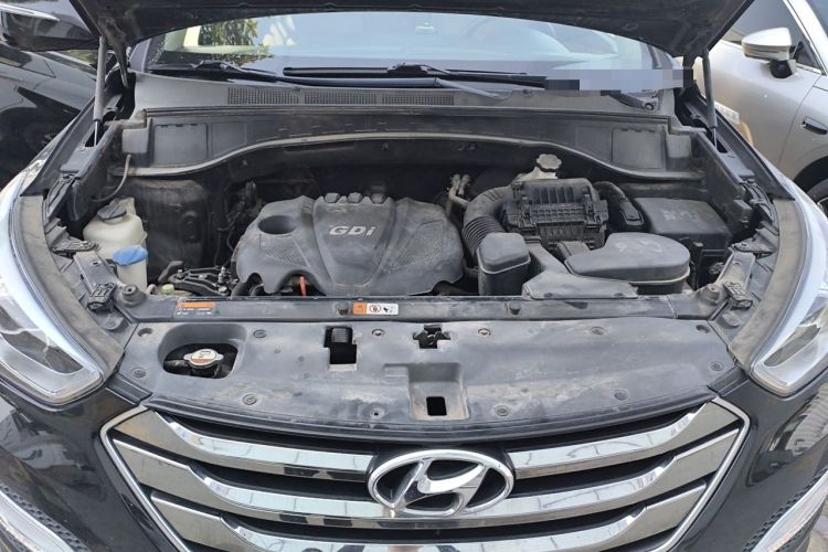 Used Hyundai Santa Fe 2013 2.4L Automatic 4x4 Smart Version Engine Bay