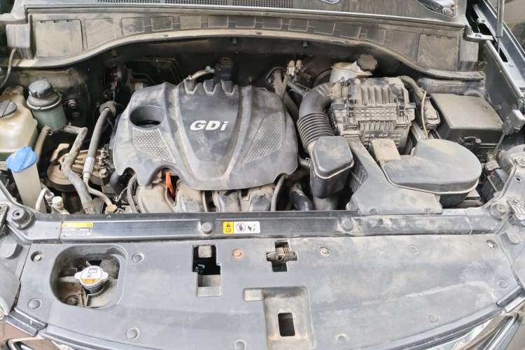 Used Hyundai Santa Fe 2013 2.4L Automatic 2WD Comfort Edition Engine Bay