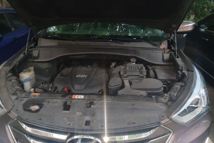 Used Hyundai Santa Fe 2013 2.4L Automatic Two-Wheel Drive Smart Version Engine Bay