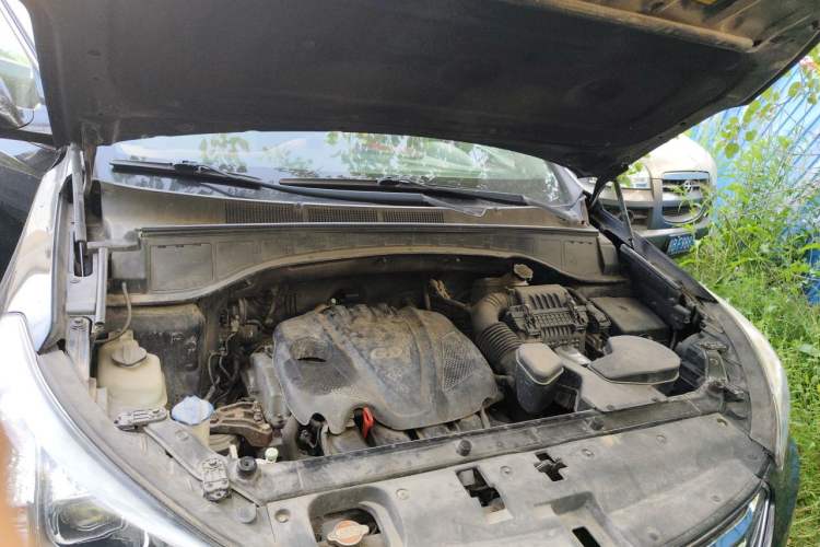 Used Hyundai Santa Fe 2013 2.4L Automatic Two-Wheel Drive Smart Version Engine Bay