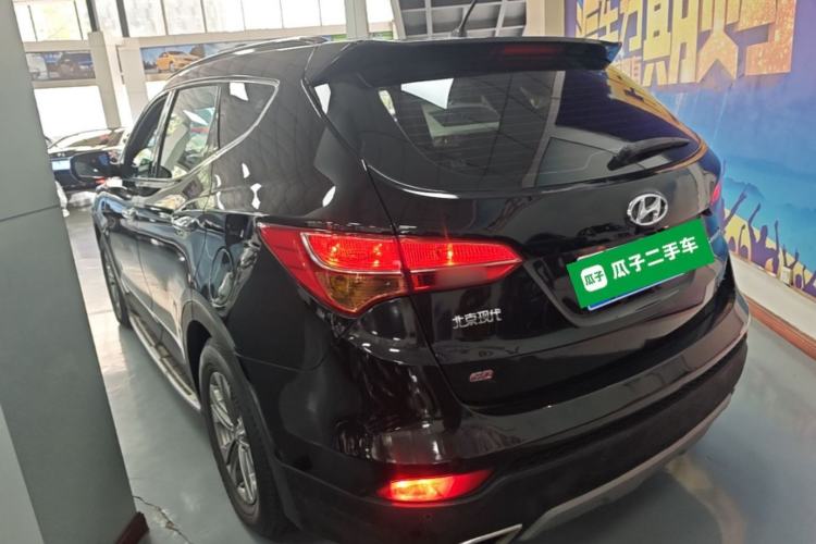Used Hyundai Santa Fe 2013 2.4L Automatic Two-Wheel Drive Smart Version Exterior 2