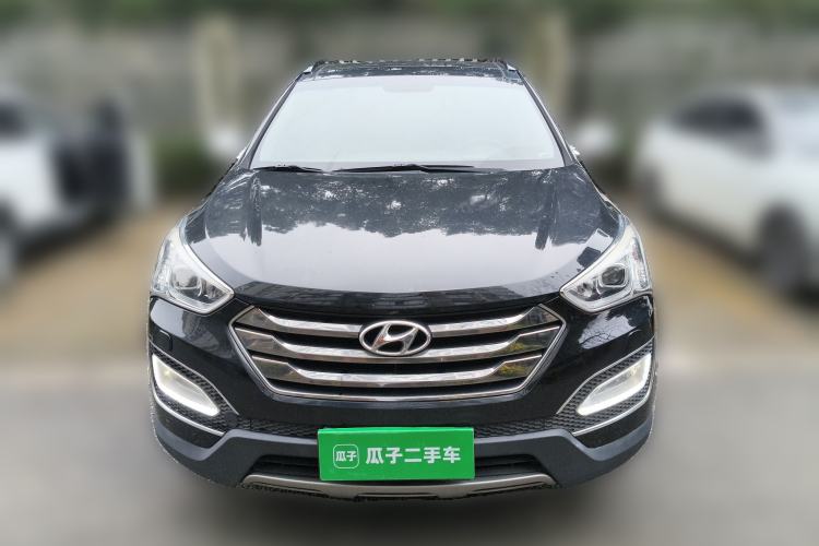 Used Hyundai Santa Fe 2013 2.4L Automatic Two-Wheel Drive Smart Version Front