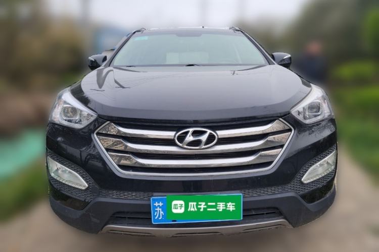Used Hyundai Santa Fe 2013 2.4L Automatic Two-Wheel Drive Smart Version Front