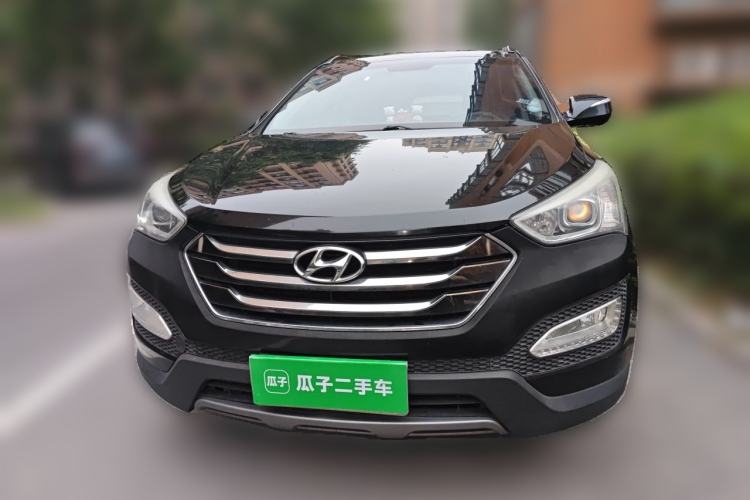 Used Hyundai Santa Fe 2013 2.4L Automatic Two-Wheel Drive Smart Version Front