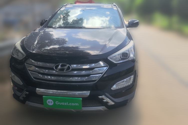 Used Hyundai Santa Fe 2013 2.4L Automatic Two-Wheel Drive Smart Version Front