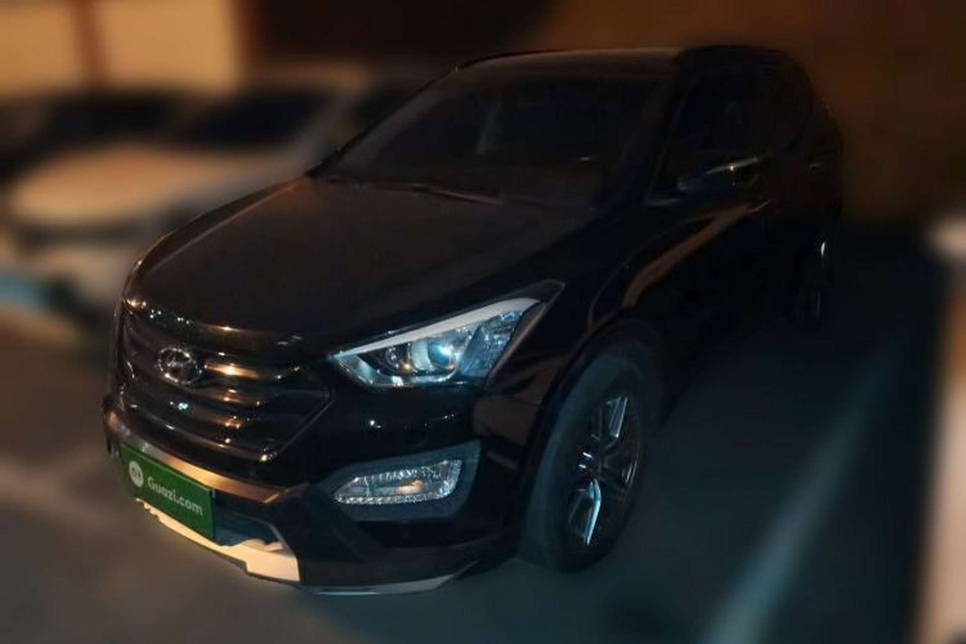 Used Hyundai Santa Fe 2013 2.0T Automatic All-Wheel Drive Top Trim Front Left 45 Deg