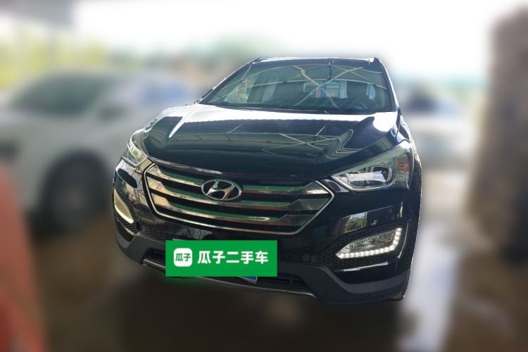 Used Hyundai Santa Fe 2013 2.4L Automatic Two-Wheel Drive Smart Version Front